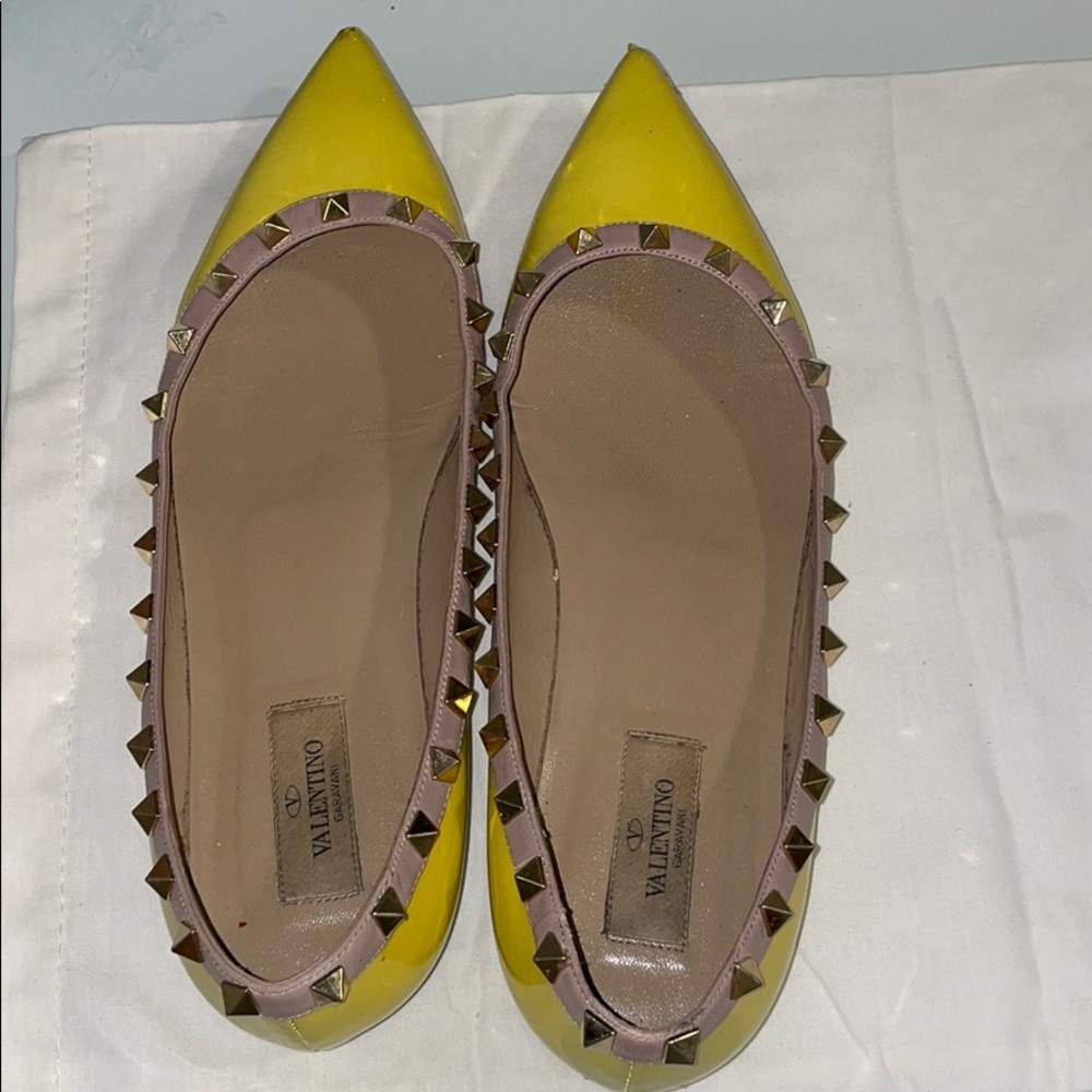 VALENTINO FLATS